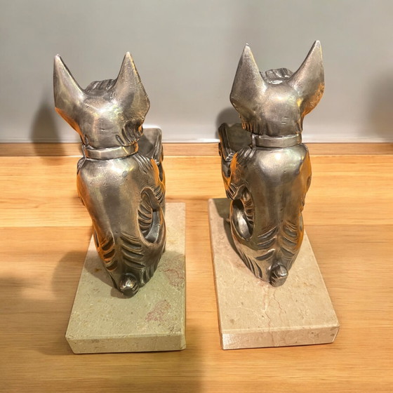 Image 1 of Pair of Art Deco bookends in silver pewter - Reading scotch terriers on marble slabs with compact dimensions
