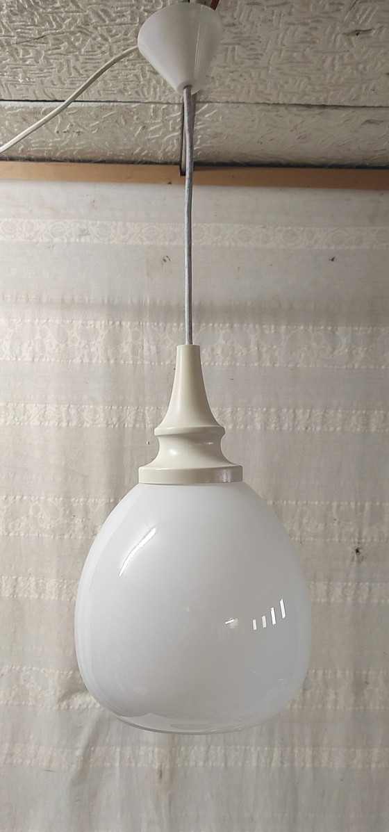 Image 1 of Suspension style scandinave globe opaline - années 60/70