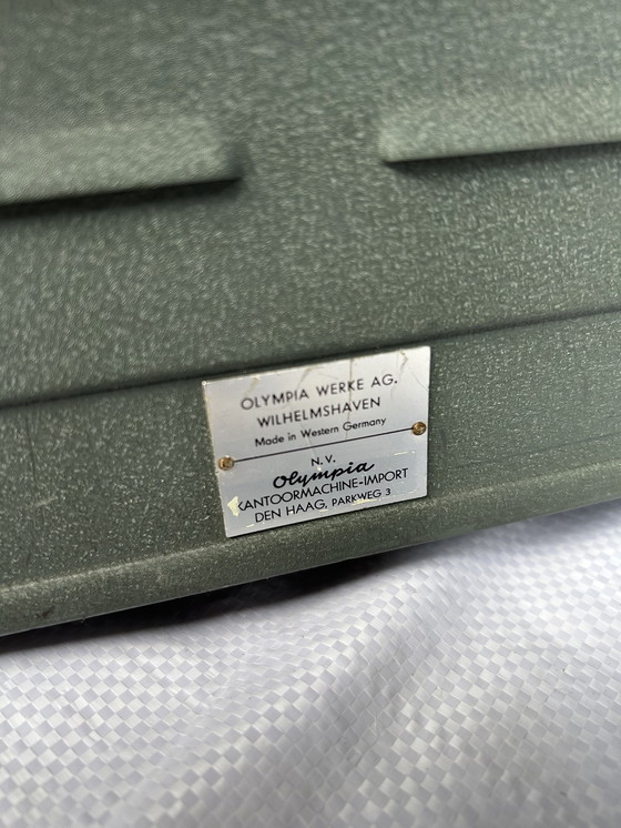 Image 1 of Machine à écrire Olympia SG1 Deluxe