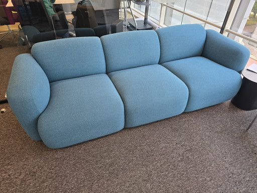 Scandinavische driezitsbank blauw