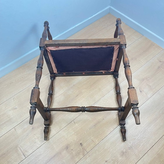 Image 1 of Piccola panca/sgabello in stile tradizionale inglese, con braccioli laterali