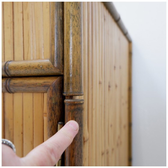 Image 1 of Commode en bambou à 2 portes et 2 tiroirs - poignées en laiton, vers 1960