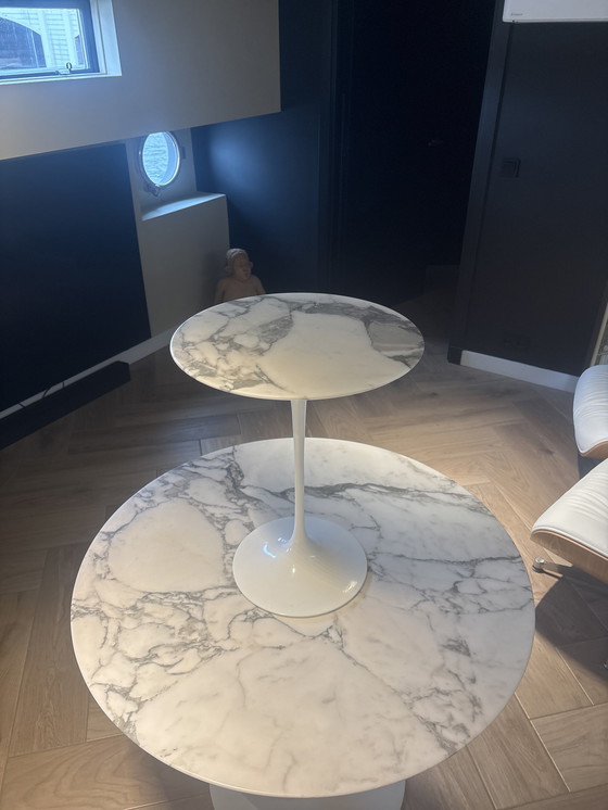 Image 1 of KNOLL Tulip (Arabescato) designed by Eero Saarinen