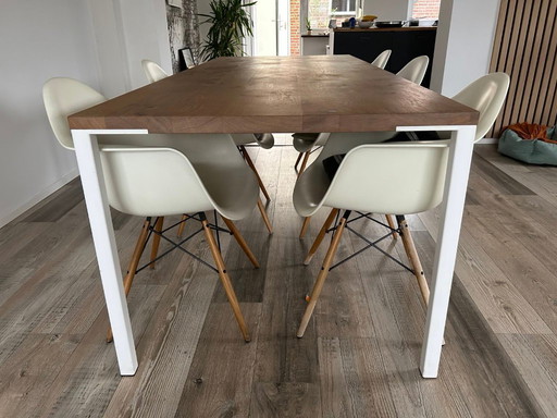 Wood brand Lima Oak Table