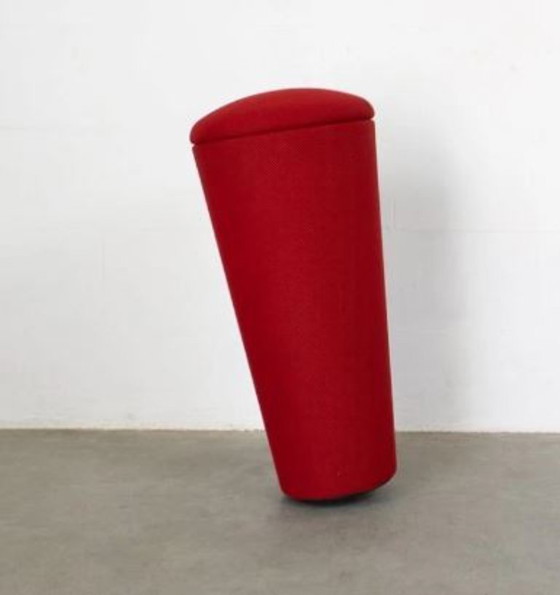Image 1 of Stand-Up Kruk ("Stool") van Wilkhahn. ontwerper is Thorsten Franck.