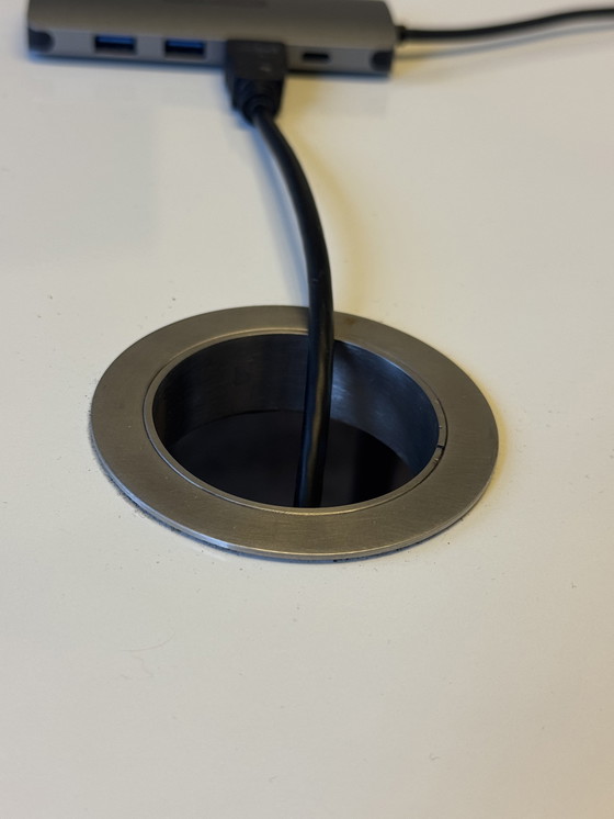 Image 1 of bureau design