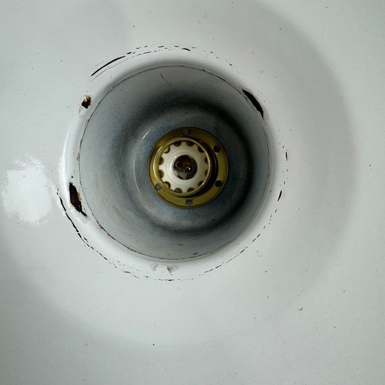 Image 1 of Lampada a sospensione industriale antica, smaltata, per officina.