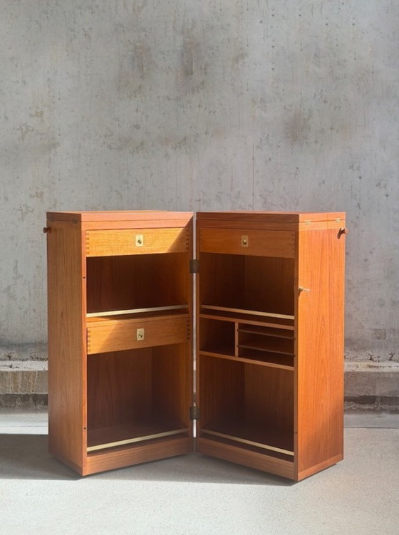 Captain's Bar di Reno Wahl Iversen per Dyrlund, Danimarca anni '60 – Mobile bar, Plastica, Legno (photo 3 of 10)