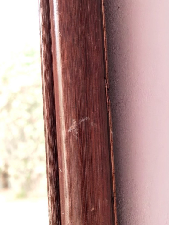 Antieke spiegel gemaakt van bamboe en gevlochten leer. – Leather, Bamboo (photo 10 of 11)