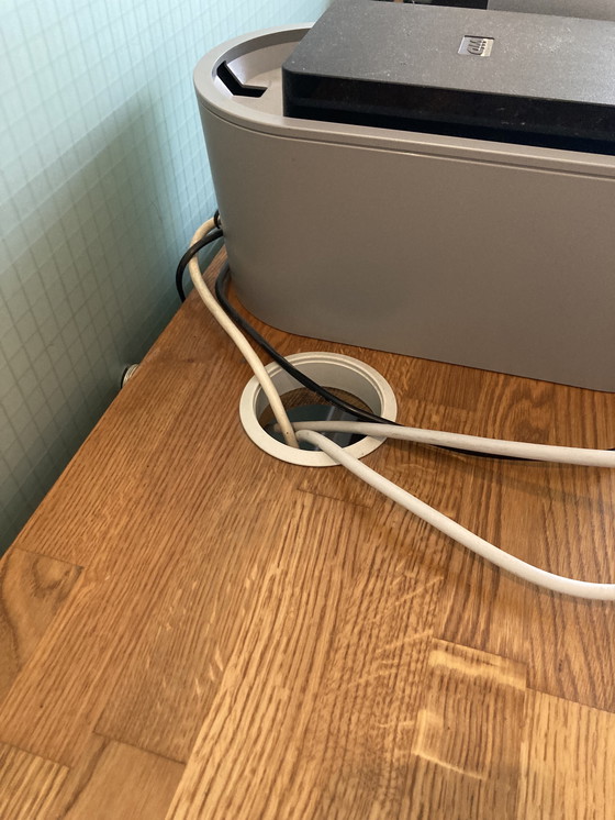 Image 1 of Escritorio/mesa de diseño único con tapa de roble