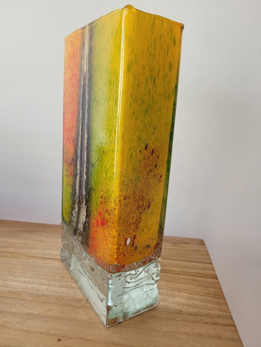 Vase en verre d'art phénicien de Malte