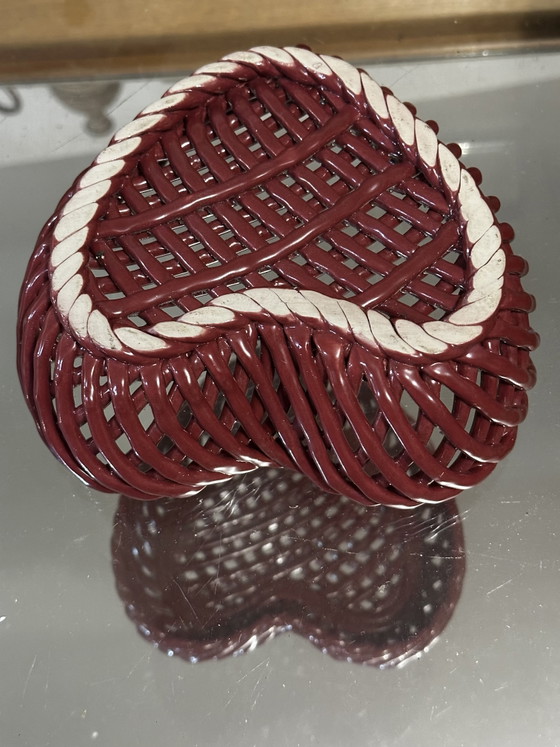 Image 1 of Vassoio portagioie/centrotavola a forma di cuore in ceramica intrecciata - stile Massier anni '50