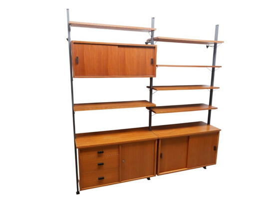 Image 1 of Armario de pared antiguo de teca diseñado por Olof Pira en la década de 1960.