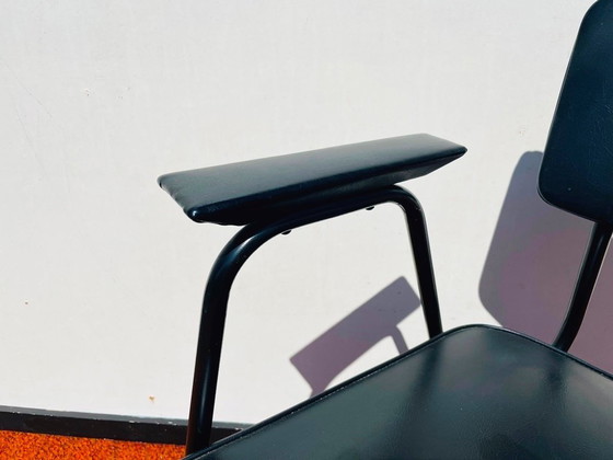 Image 1 of Chaise Meurop de Pierre Guariche. Vintage années 60