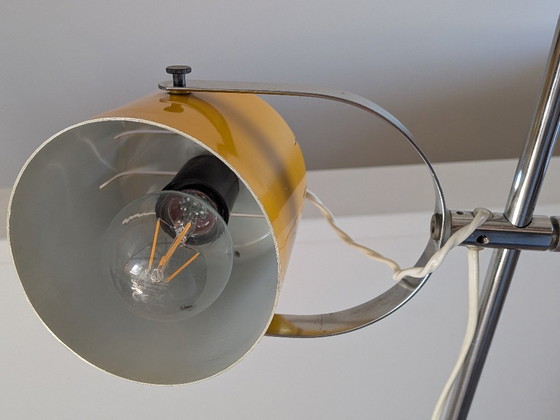 Image 1 of Stehlampe aus der Mitte des 20. Jahrhunderts, zugeschrieben J.J.M. Hoogervorst für Anvia, 1960er Jahre – Gelb