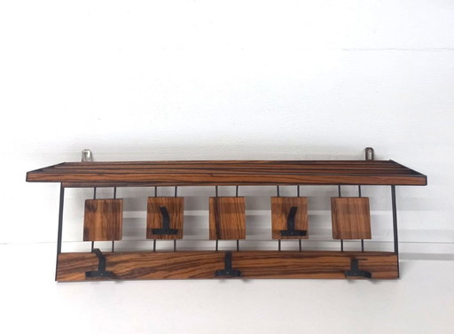 Raro perchero de diseño de palisandro de mediados de siglo