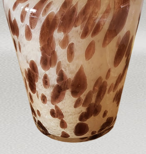 Image 1 of Luxuriöse, handgefertigte Vase aus Muranoglas aus den 1970er Jahren von Maestro del Vetro. Hergestellt in Italien.