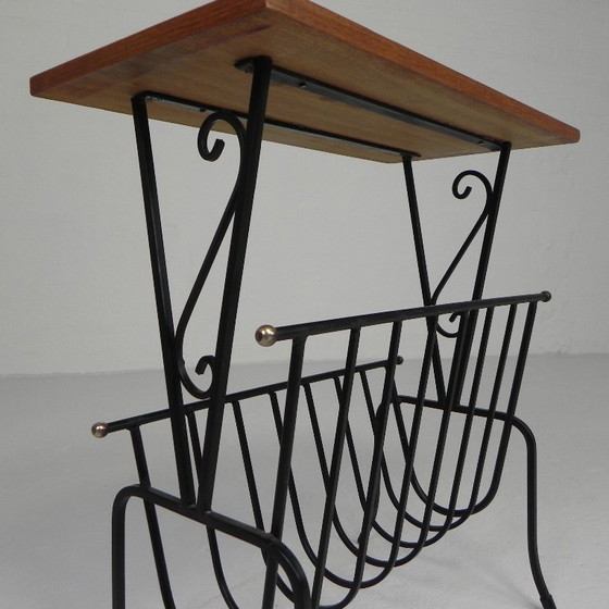 Image 1 of Tavolino vintage, portagiornali con piastrella di Hemiksem, anni '50