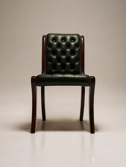XXe - Suite de Quatre Chaises Chesterfield en Cuir Olive