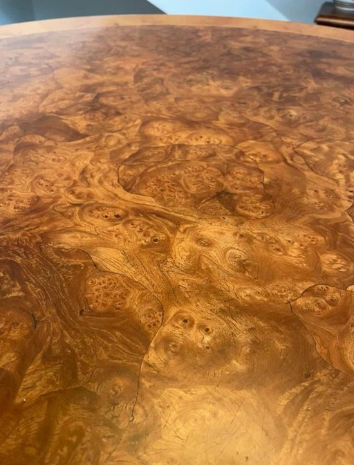 Mesa de comedor clásica