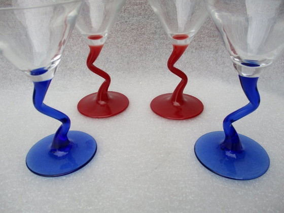 Image 1 of Zigzag 4 Martini cocktail glazen, vintage, van Libby Watusi, twee kleuren.  