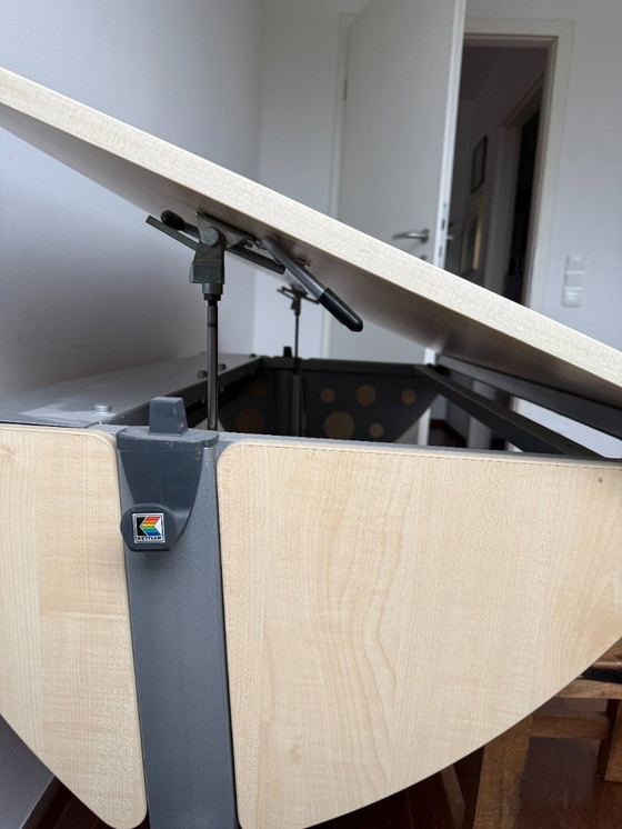 Image 1 of Tavolo da disegno e da studio regolabile in altezza di Kettler