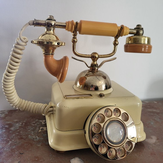 Image 1 of Teléfono de disco antiguo PTT