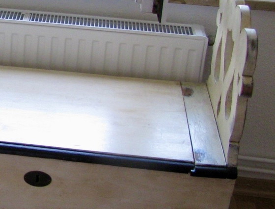 Image 1 of Aufbewahrungsbank, antik, lackiert