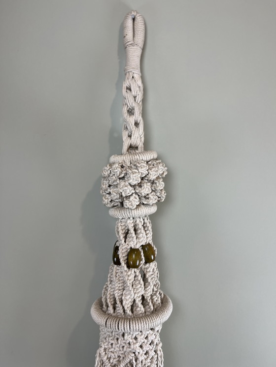 Image 1 of Suspension en macramé vintage