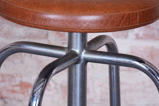 Original Bauhaus Swivel Chair, Chrome-Plated Steel, Leatherette, Czech, 1950s – krukjes, Metal (photo 2 of 10)