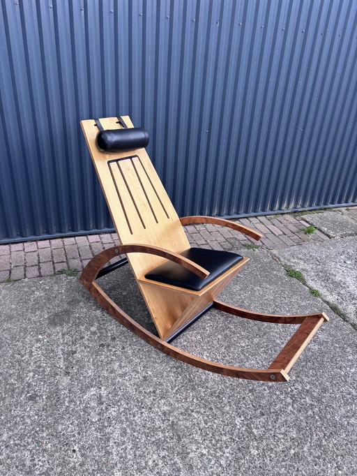 Vintage schommelstoel fauteuil design