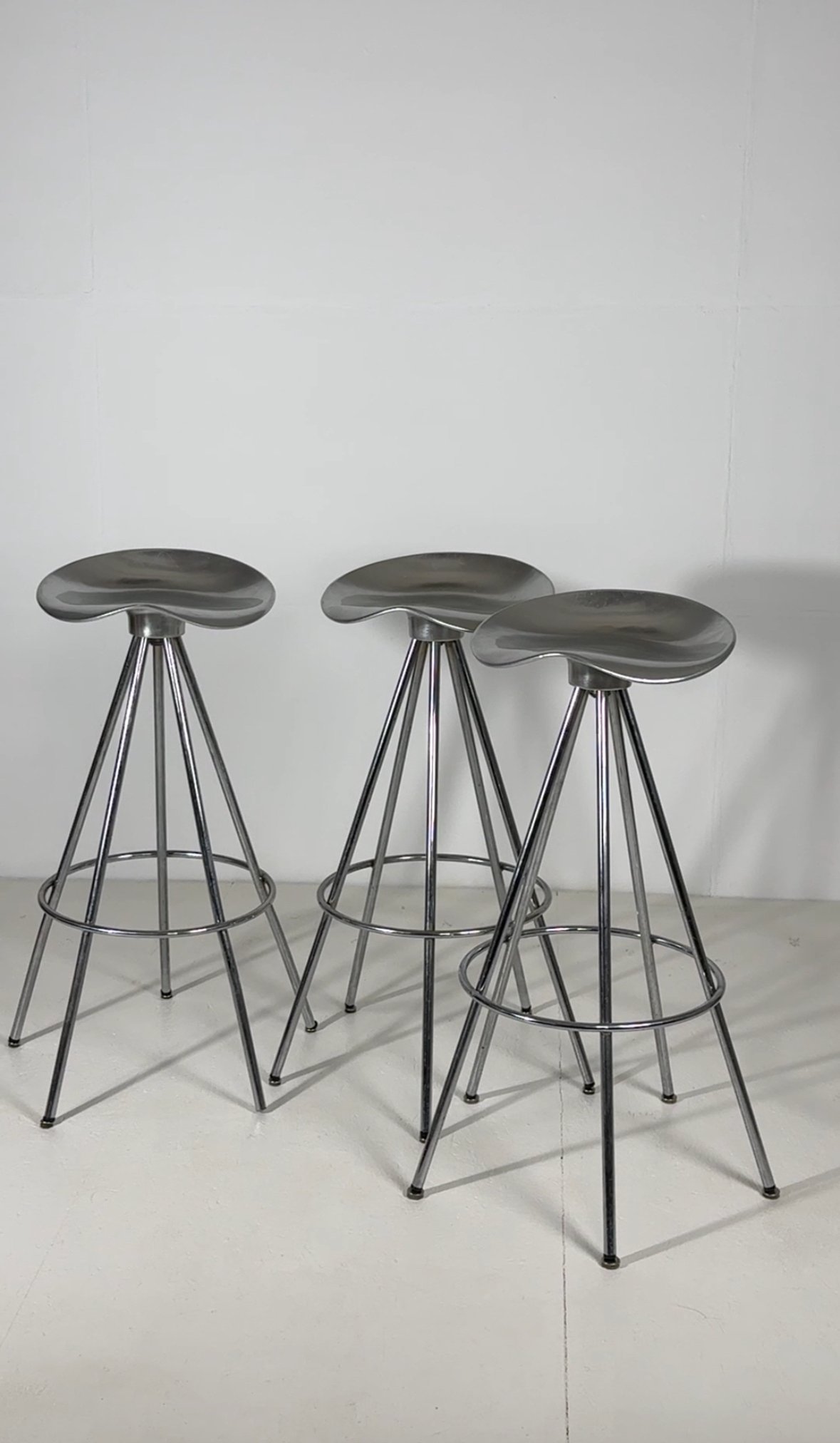 椅子 Jamaica Stool by Pepe Cortes Jamaica Counter Stool by Pepe CortÃ©s for BD Barcelona - Aram