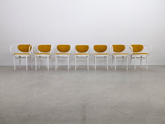 Image 1 of Set van 7 Thonet stoelen 210 P gebogen hout jaren 60 geel designklassieker