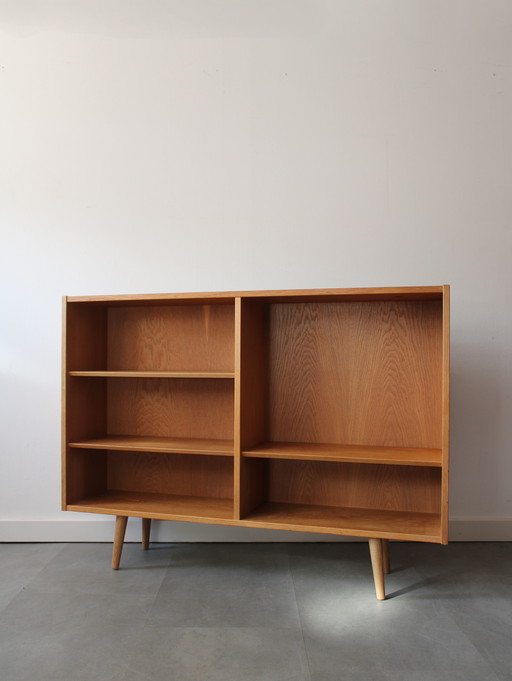 Vintage Danish bookcase in oak by Brouer Møbelfabrik