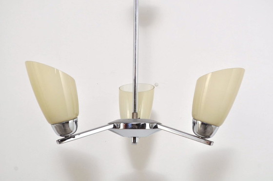 Image 1 of Lampadario vintage a tre bracci in cromo e vetro, anni '50