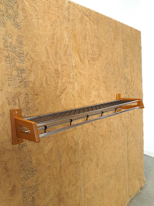Porte-manteau mural en teck avec crochets chromés, fabriqué en Suède, n° 14