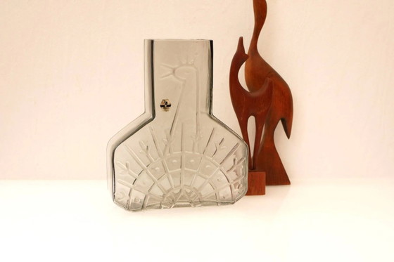 Image 1 of Mid-century Scandinavian modern art glass vase by Wiktor Berndt for Flygsfors, Sweden