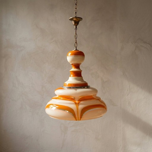 Italiaanse hanglamp van kunstglas, oranje en wit, handgeblazen kroonluchter, jaren 70