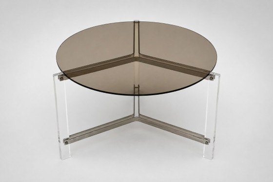 Image 1 of Table basse ronde vintage en verre fumé et plexiglas – années 1970