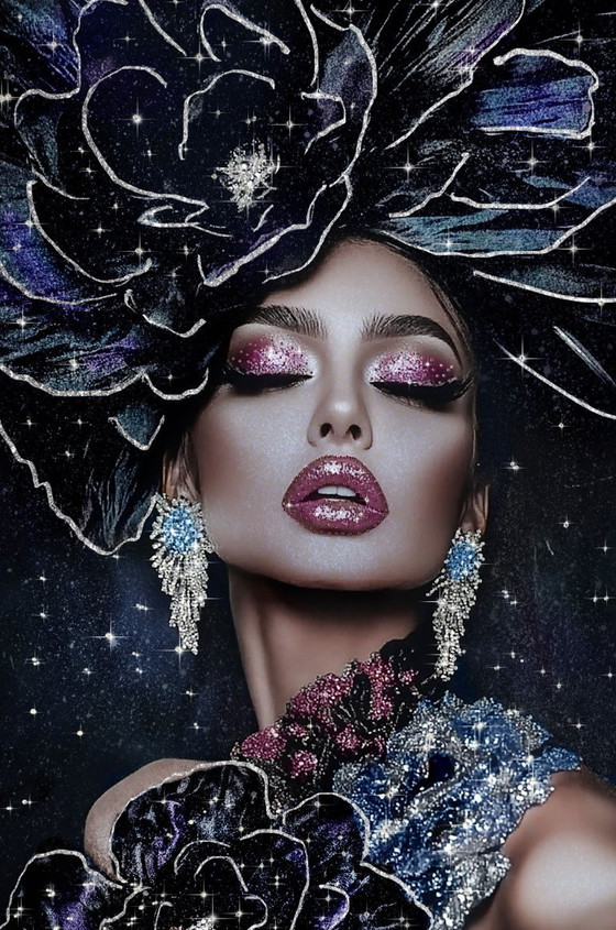 Image 1 of Volto di donna con fiori, farfalle e piume di pavone