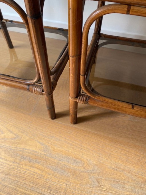 Tables d'appoint vintage en rotin (2) verre fumé