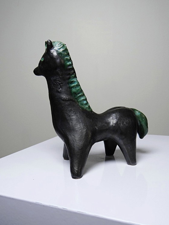 Image 1 of Vintage gestileerd paard van zwart en groen geglazuurde klei, handgemaakt.