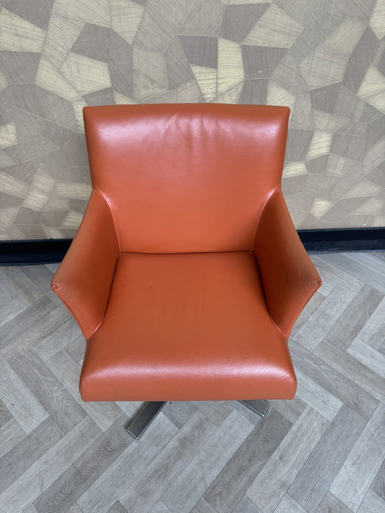 Image 1 of Fauteuil en cuir italien Turn Design