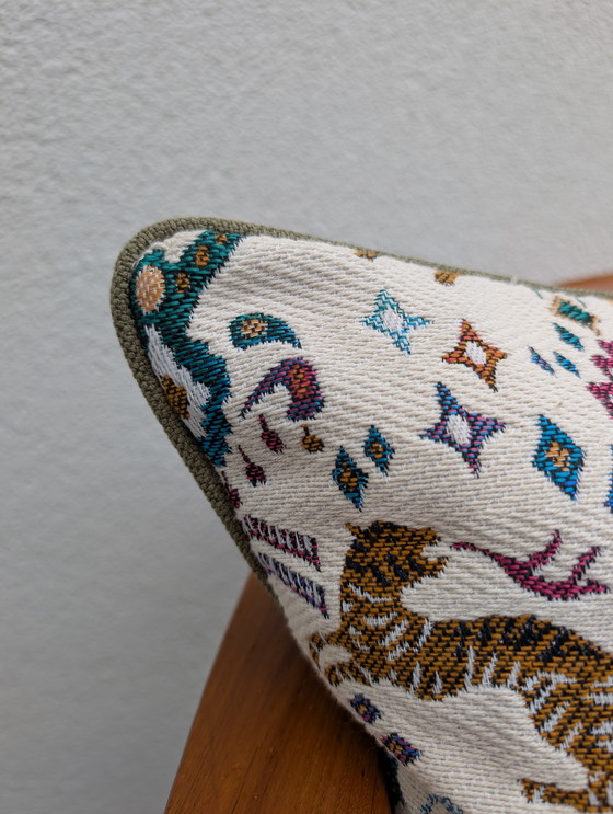 Image 1 of Coussin décoratif Jacquard