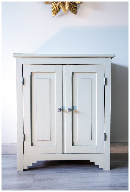 Buffet parisien gris argile, bois patiné, 1950