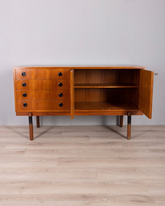 Image 1 of Credenza vintage anni '60 in legno di teak, design italiano.