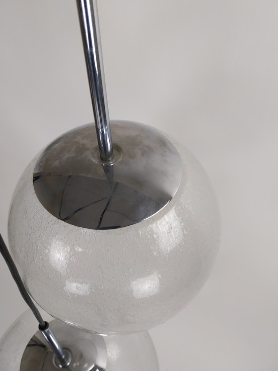 Image 1 of 1 ensemble de 2 lampes suspendues à boule en verre par Peill et Putzler 1970