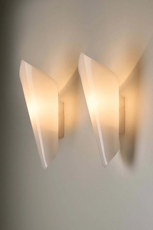 Set di 2 Applique a Cono Aperto in Plexiglas Bianco di Hanns Hoffmann-Lederer, Germania, anni '50