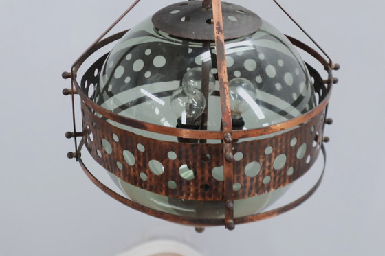 Image 1 of Paar 1970 Brutalistische koperen en geblazen glazen groene fles hanglampen