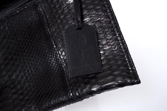 Image 1 of Maison Du Posh, Clutch aus schwarzem Pythonleder